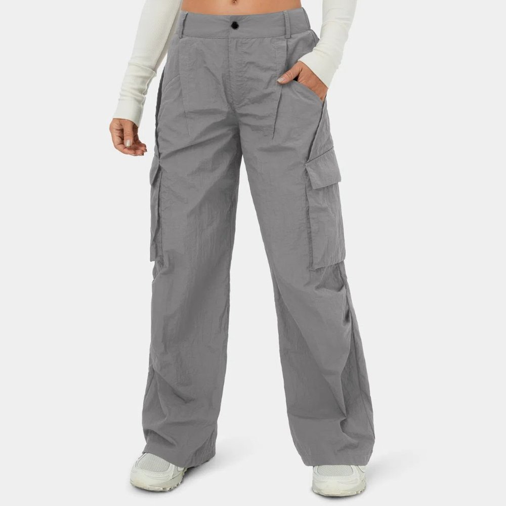 Halara Low Rise Wide Leg Cargo Pants in Wet Weather Gray Size M NWT